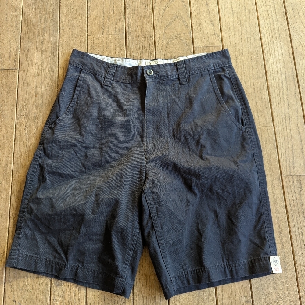 NWT Men's St. John's Bay Navy Blue Flat Front Shorts Size 32